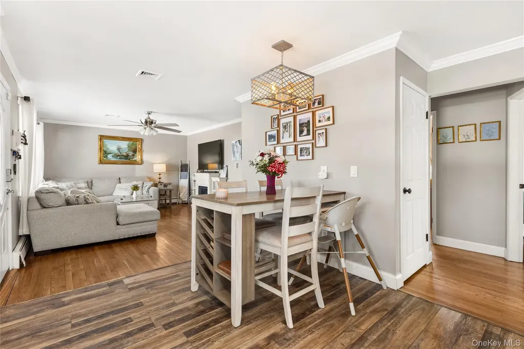 85 Cotter Street West Islip NY 11795