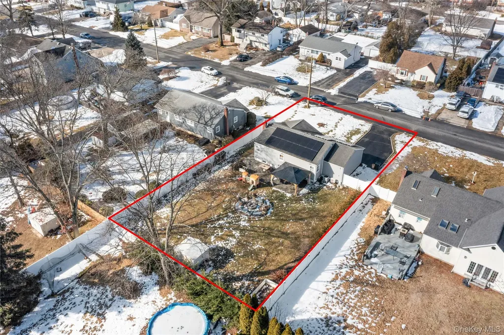 85 Cotter Street West Islip NY 11795
