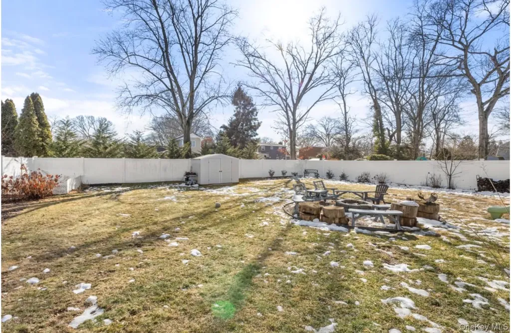 85 Cotter Street West Islip NY 11795