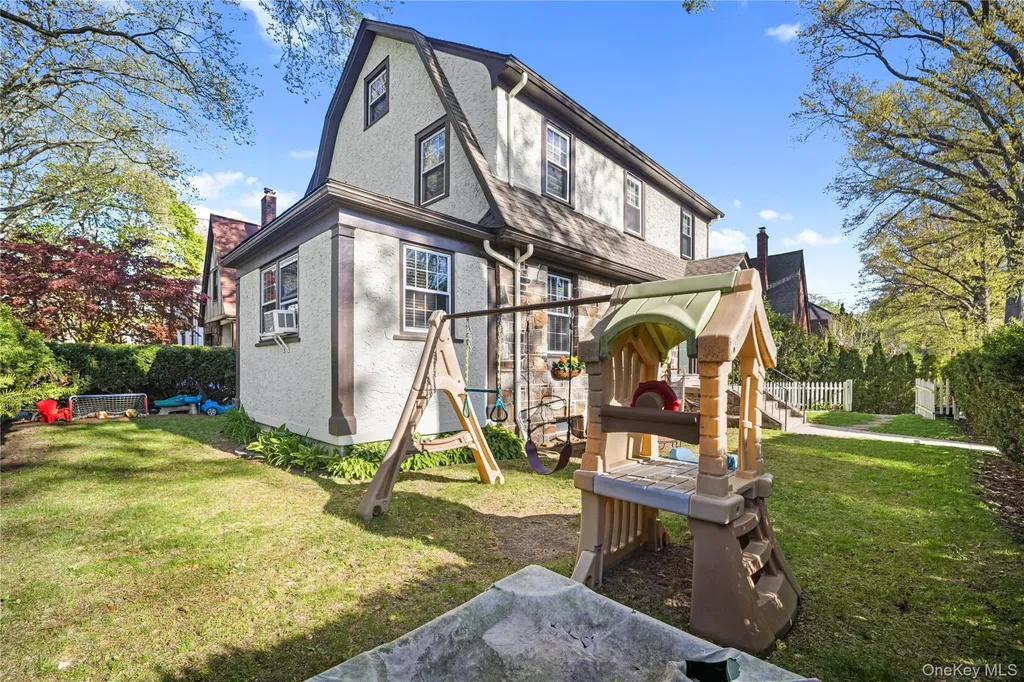 74 Central Parkway Mount Vernon NY 10552