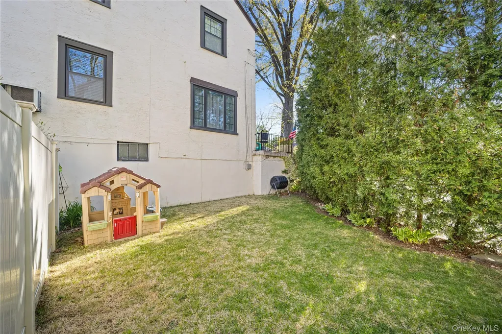 74 Central Parkway Mount Vernon NY 10552