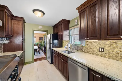 74 Central Parkway Mount Vernon NY 10552