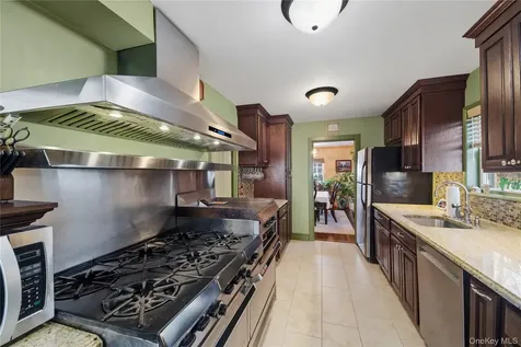 74 Central Parkway Mount Vernon NY 10552