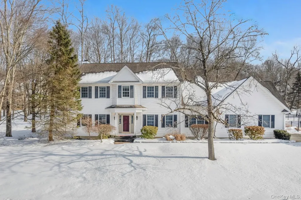 9 Trotter Lane Poughkeepsie NY 12603