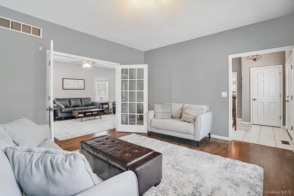 9 Trotter Lane Poughkeepsie NY 12603