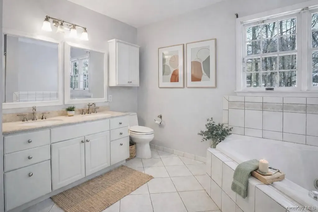 9 Trotter Lane Poughkeepsie NY 12603