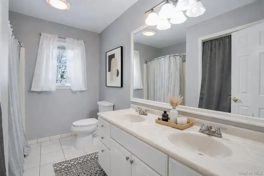 9 Trotter Lane Poughkeepsie NY 12603