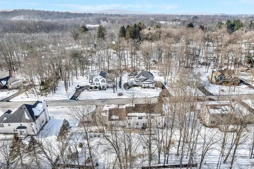 9 Trotter Lane Poughkeepsie NY 12603