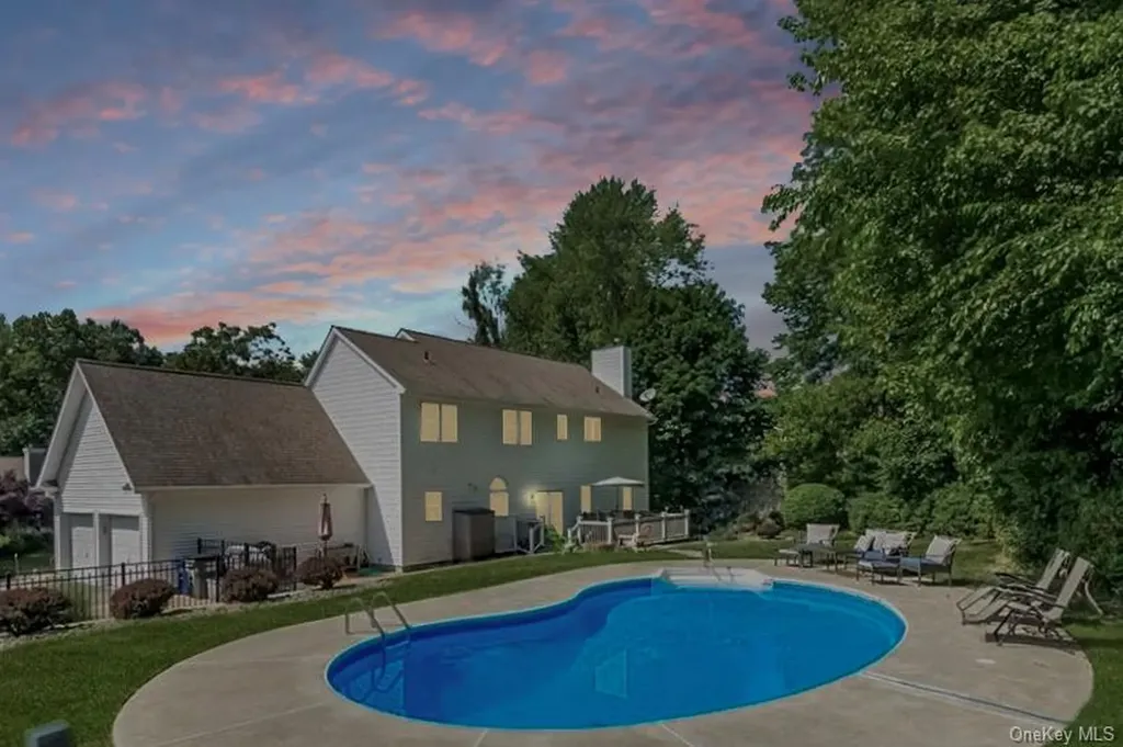 9 Trotter Lane Poughkeepsie NY 12603