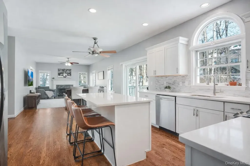 9 Trotter Lane Poughkeepsie NY 12603