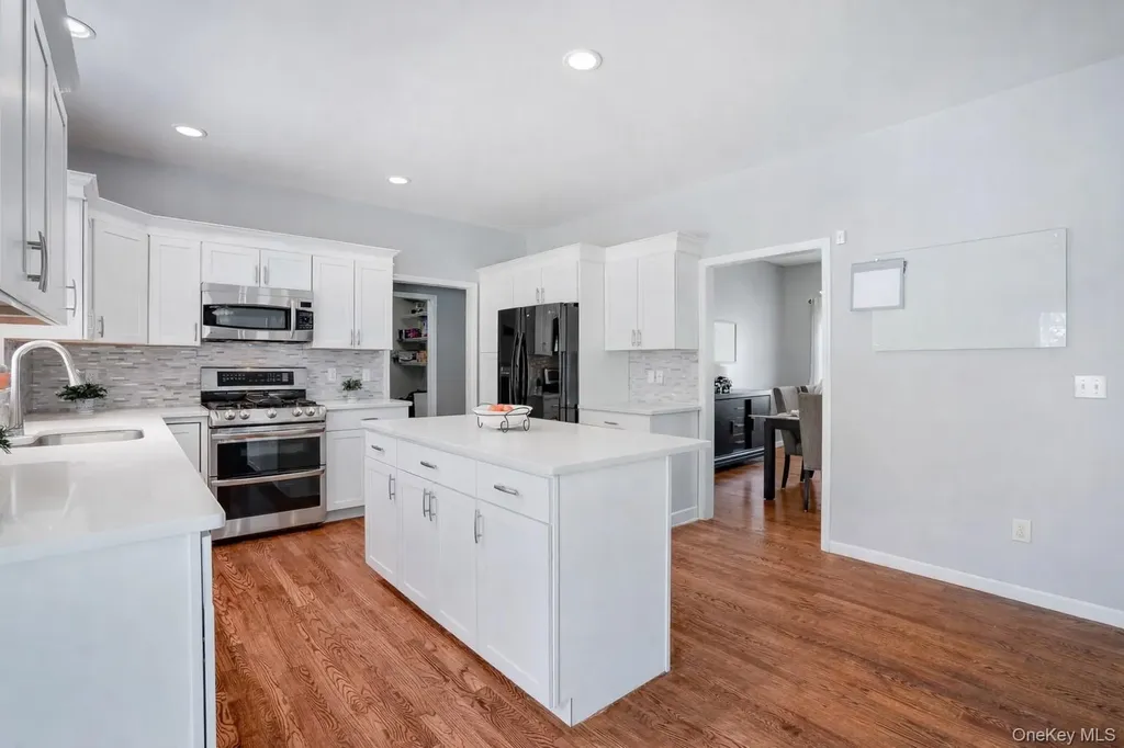 9 Trotter Lane Poughkeepsie NY 12603