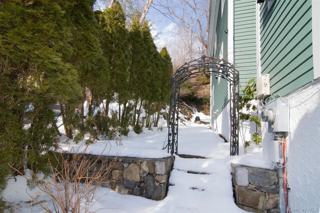 22 Lewis Avenue Dobbs Ferry NY 10522