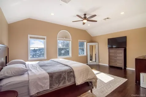 22 Lewis Avenue Dobbs Ferry NY 10522