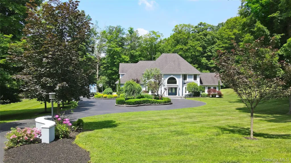 115 Autumn Chase Drive Hopewell Junction NY 12533