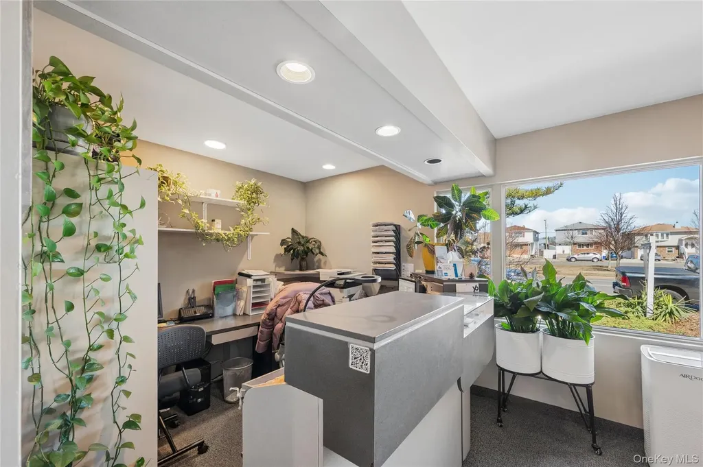 714 E Park Avenue Long Beach NY 11561