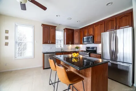 141 Friendship Court White Plains NY 10603