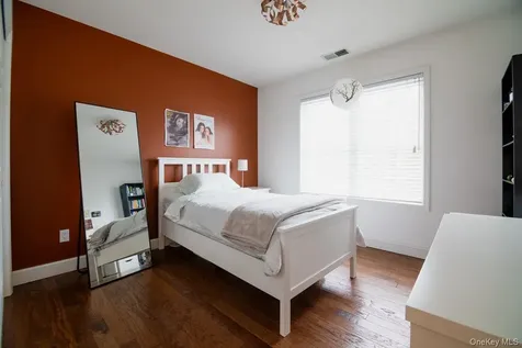 141 Friendship Court White Plains NY 10603