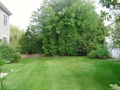 141 Friendship Court White Plains NY 10603