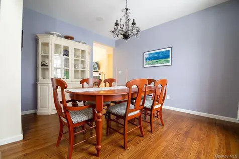 141 Friendship Court White Plains NY 10603