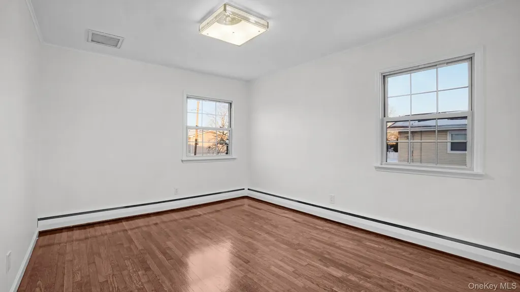 22 Marshall Lane Westbury NY 11590