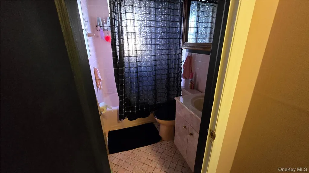 32 Butler Boulevard Elmont NY 11003
