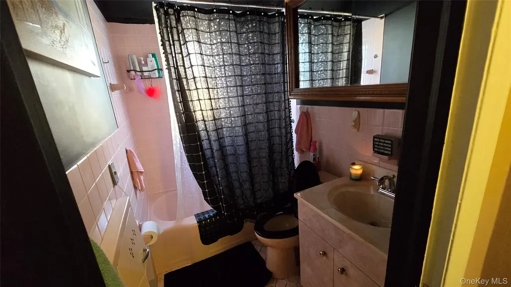 32 Butler Boulevard Elmont NY 11003