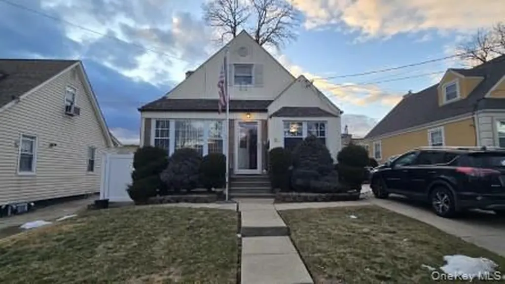 32 Butler Boulevard Elmont NY 11003