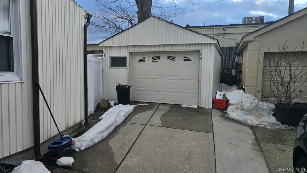 32 Butler Boulevard Elmont NY 11003