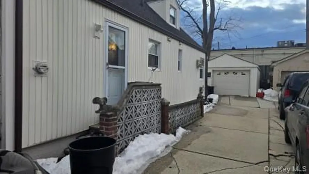 32 Butler Boulevard Elmont NY 11003