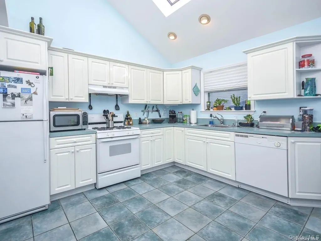 14 Hillcrest Street Huntington NY 11743