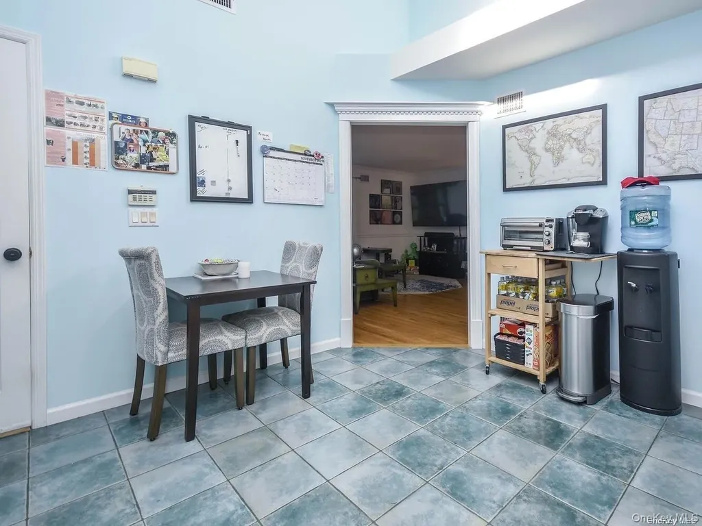 14 Hillcrest Street Huntington NY 11743