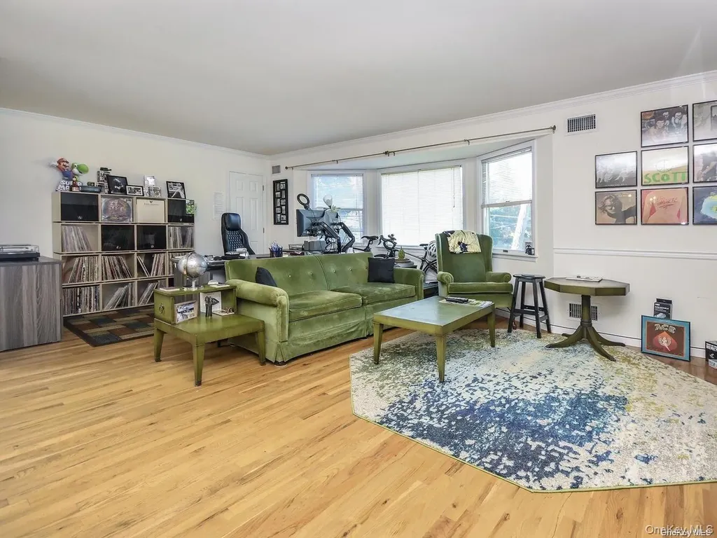 14 Hillcrest Street Huntington NY 11743