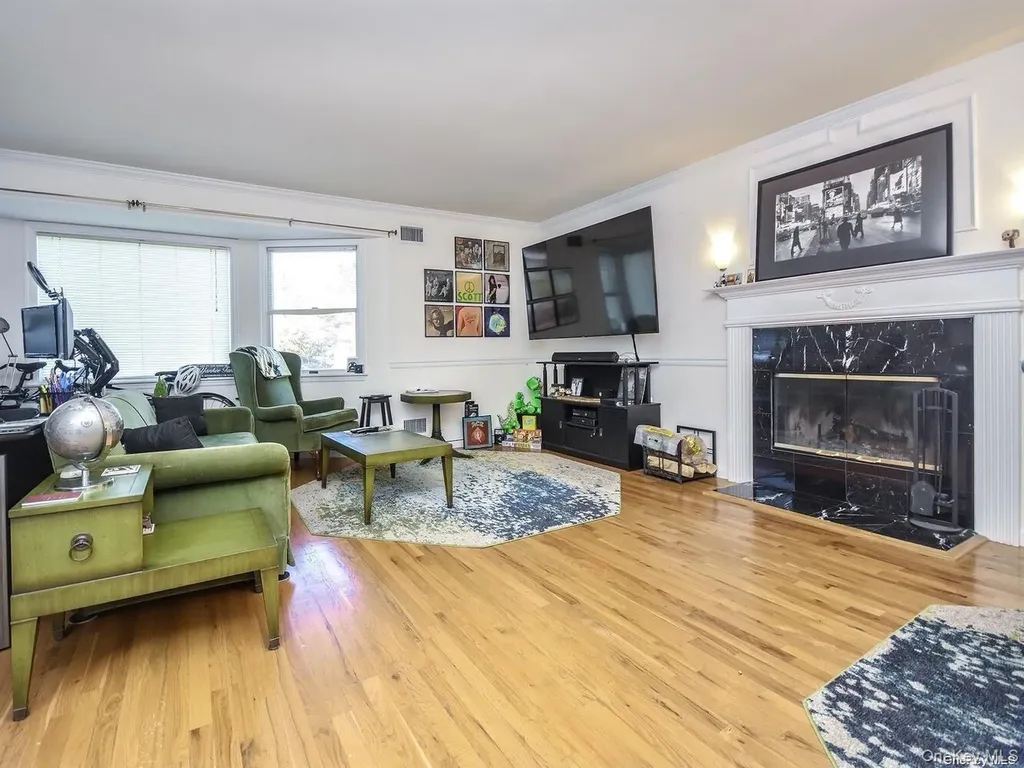 14 Hillcrest Street Huntington NY 11743