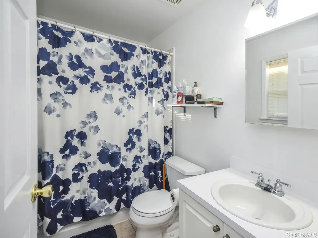 14 Hillcrest Street Huntington NY 11743