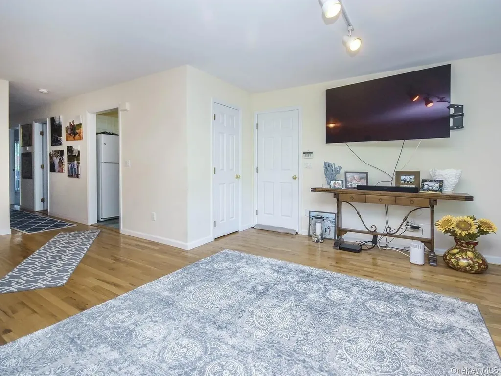 14 Hillcrest Street Huntington NY 11743