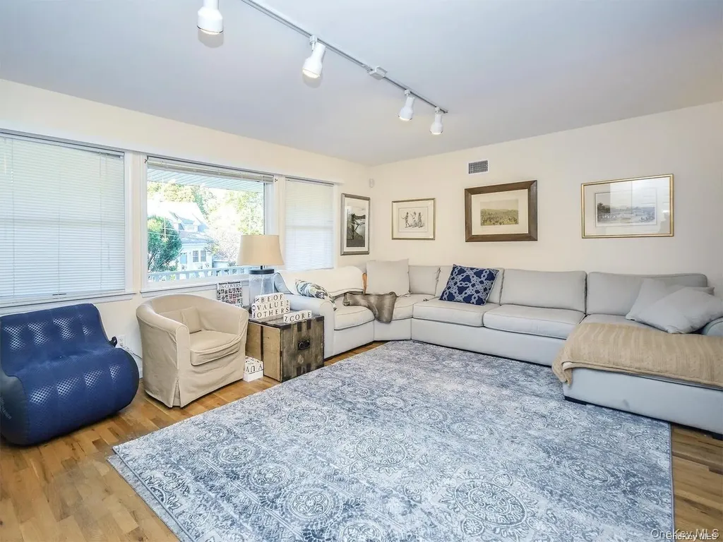 14 Hillcrest Street Huntington NY 11743