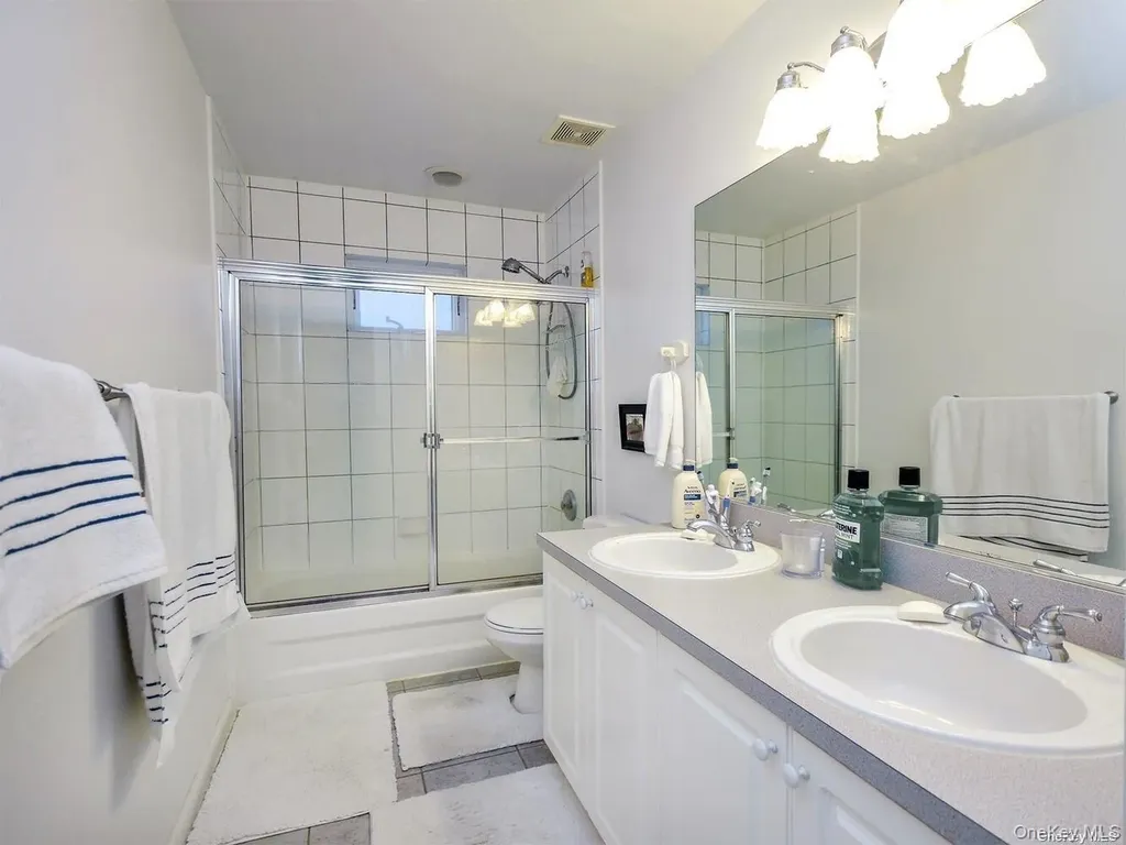 14 Hillcrest Street Huntington NY 11743