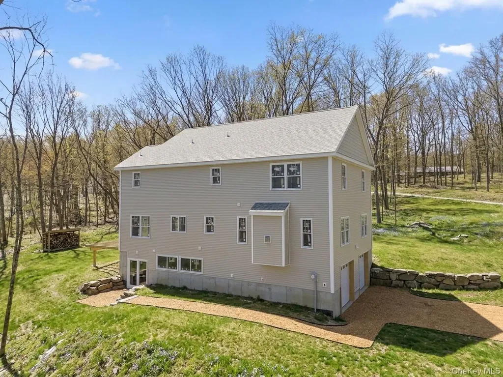 194 South Road Holmes NY 12531