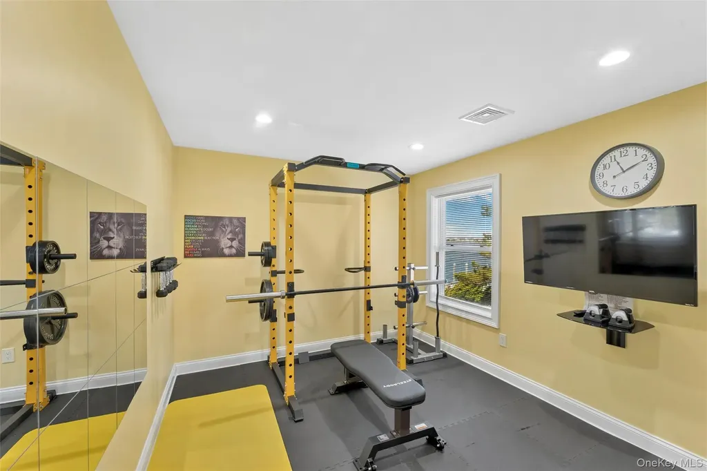 890 S Long Beach Avenue Freeport NY 11520