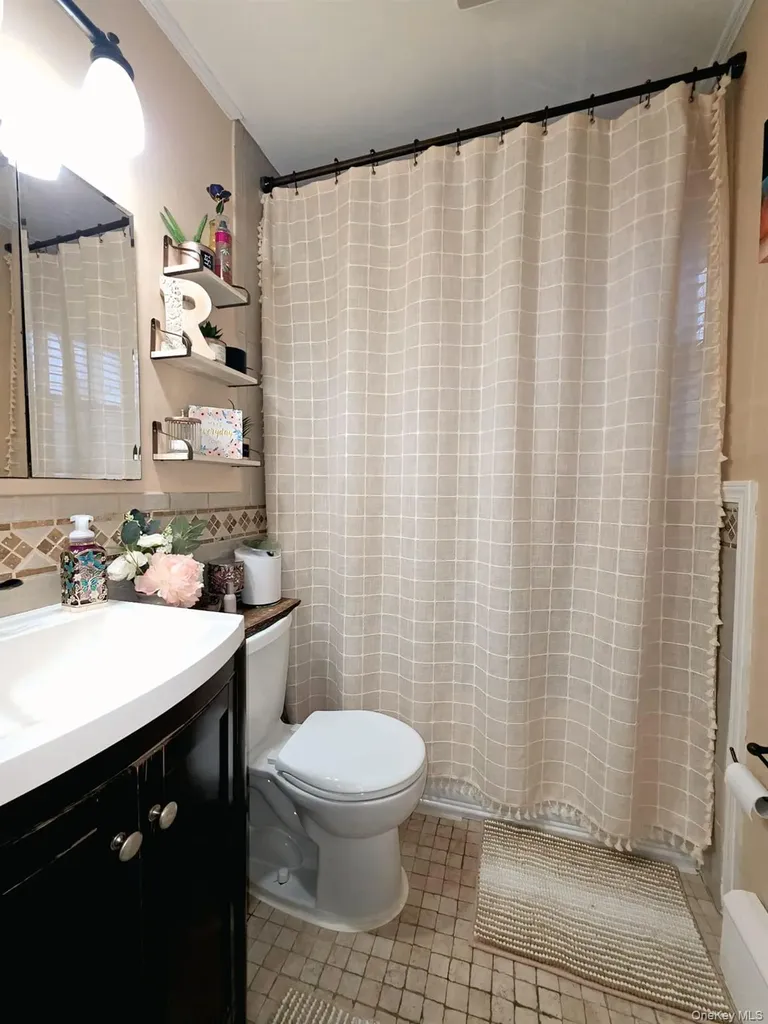 890 Clay Street Baldwin NY 11510
