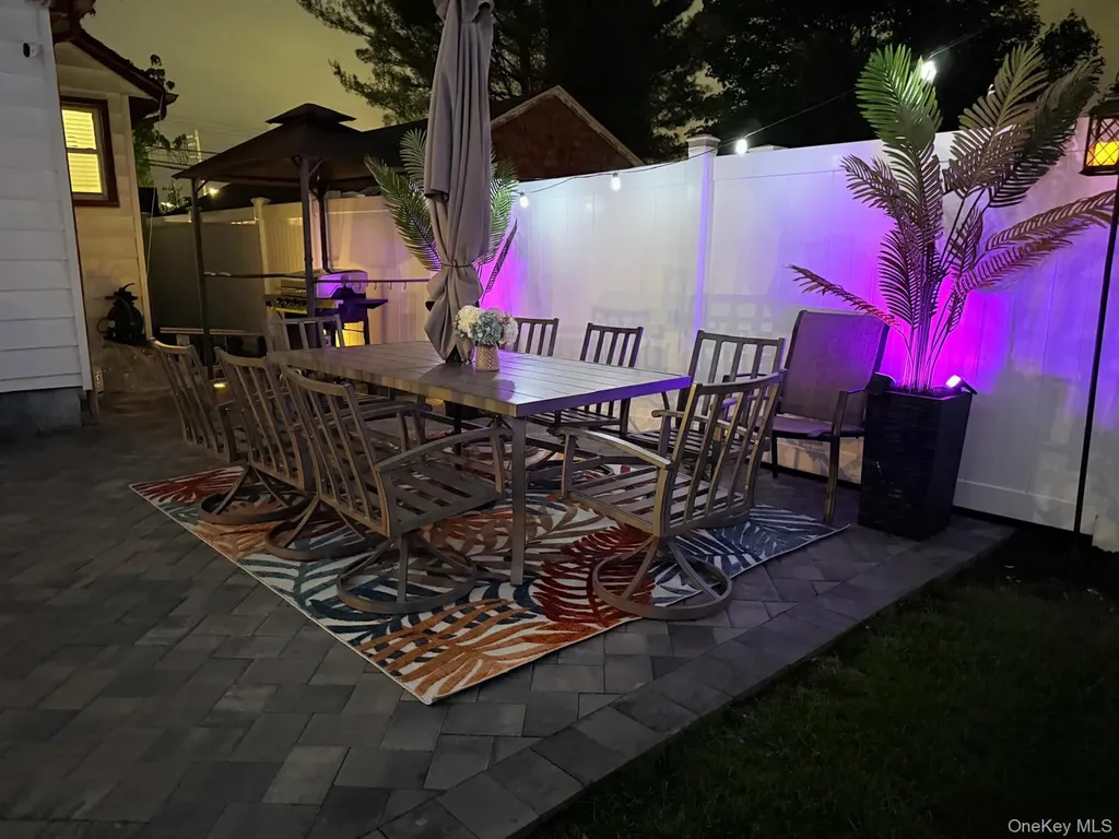 890 Clay Street Baldwin NY 11510