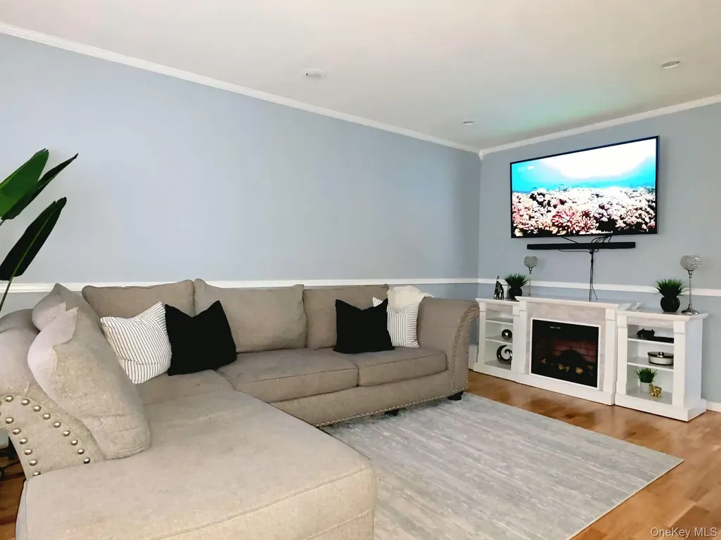 890 Clay Street Baldwin NY 11510