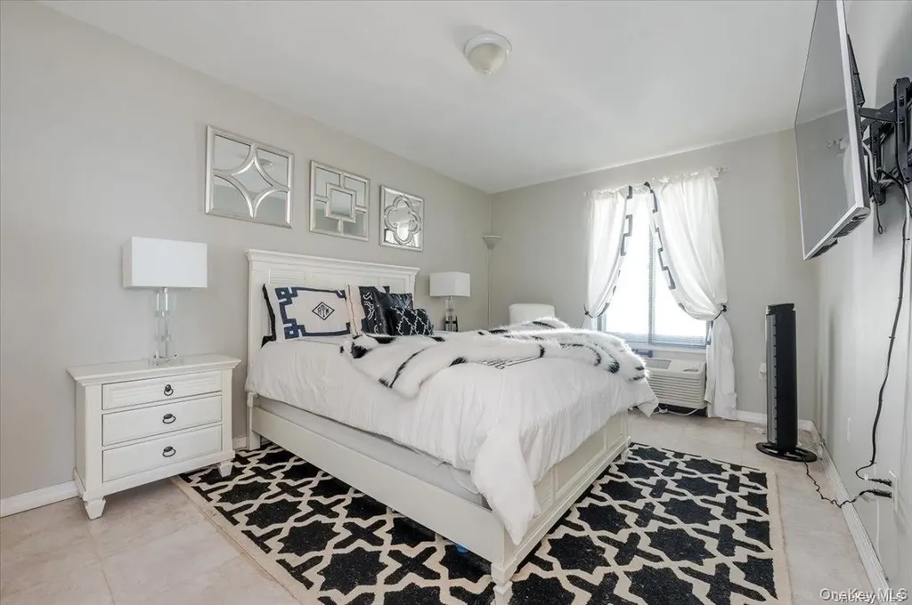 100 W Broadway Long Beach NY 11561