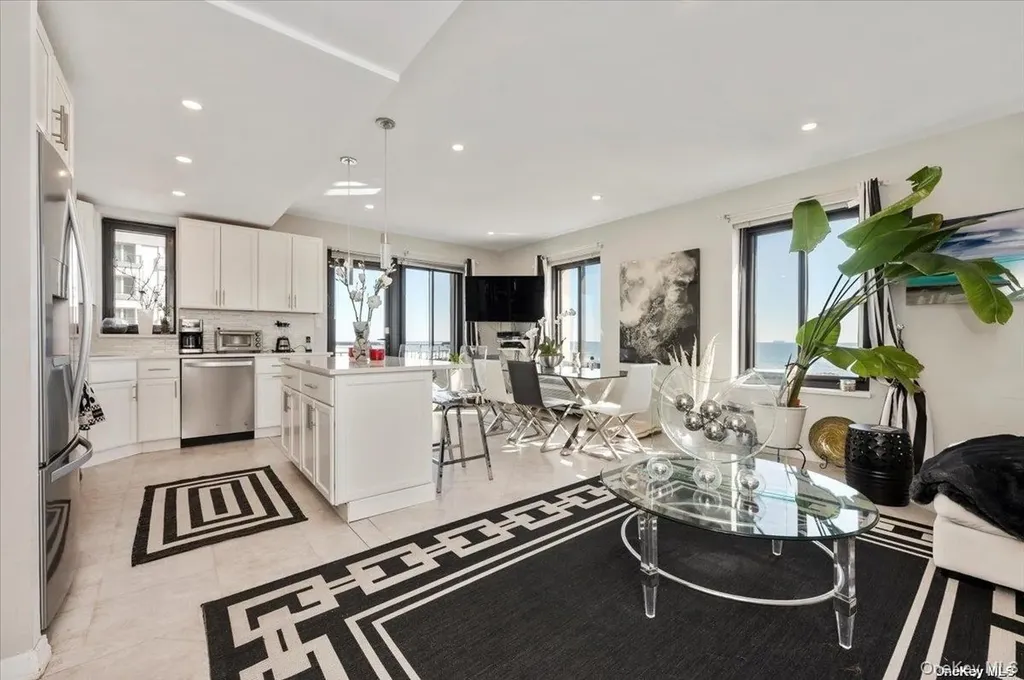 100 W Broadway Long Beach NY 11561