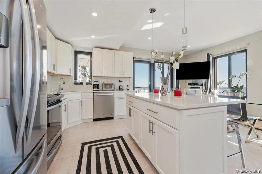 100 W Broadway Long Beach NY 11561