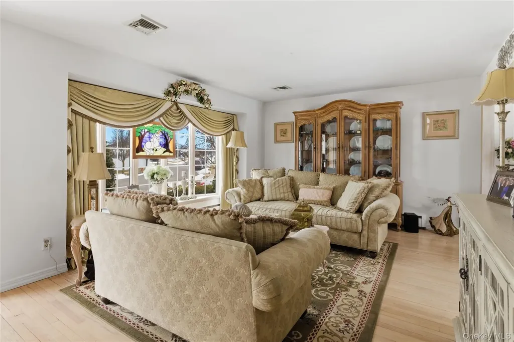138 Washington Street Farmingdale NY 11735