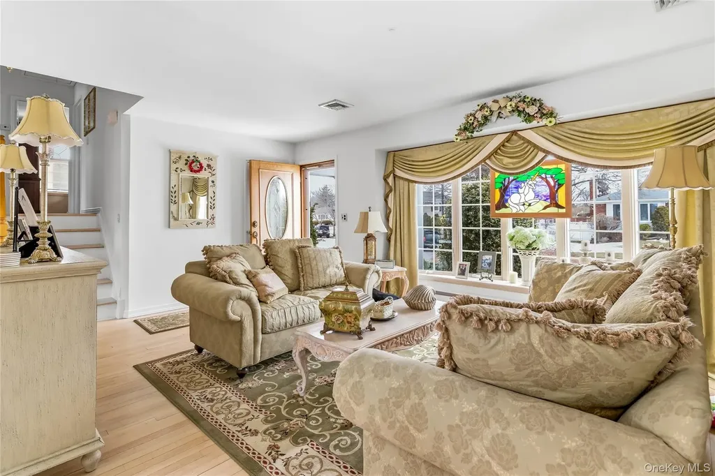 138 Washington Street Farmingdale NY 11735