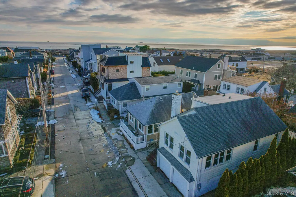 105 Baldwin Avenue Point Lookout NY 11569