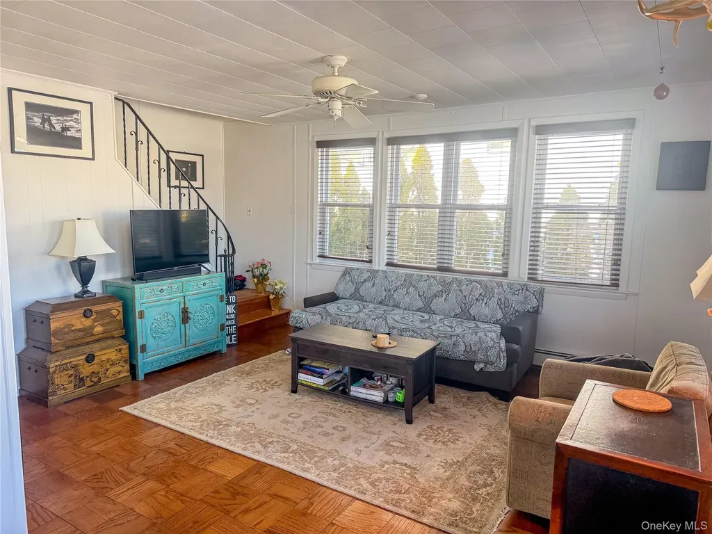 105 Baldwin Avenue Point Lookout NY 11569