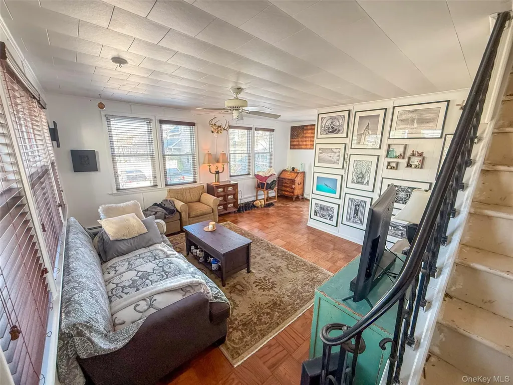 105 Baldwin Avenue Point Lookout NY 11569